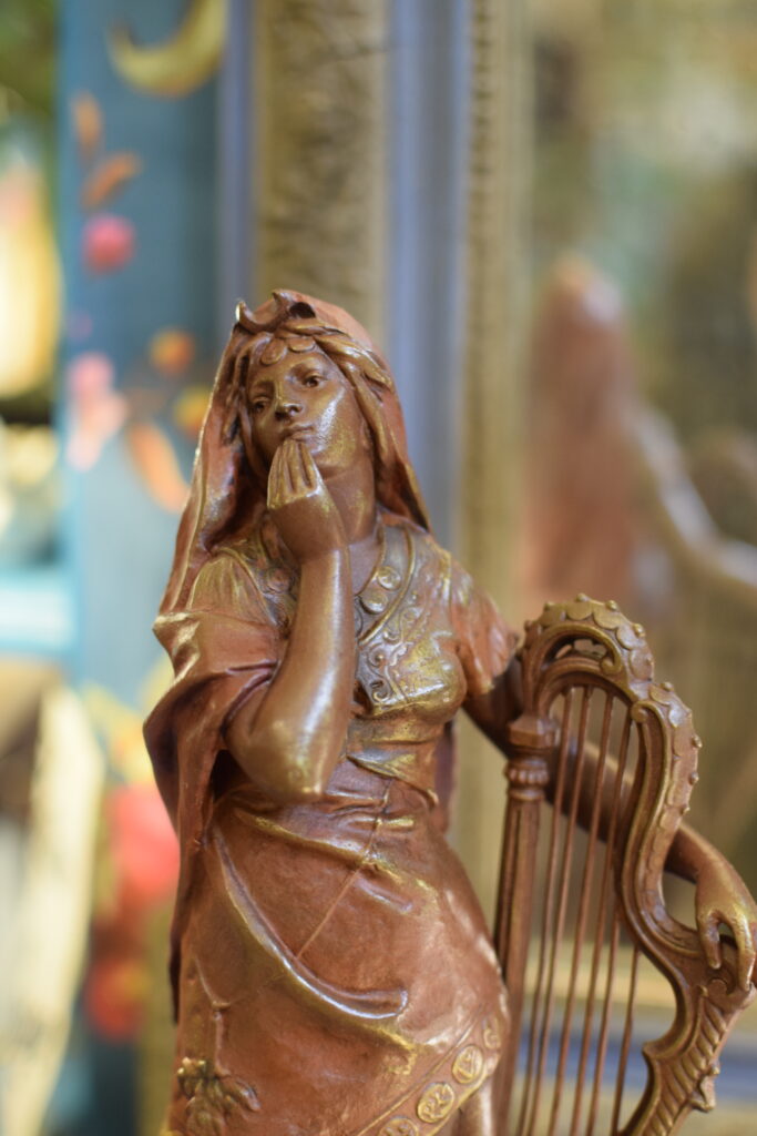 antiquités achat vente de sculpture en bronze et régule, art déco, art nouveau, orientaliste.